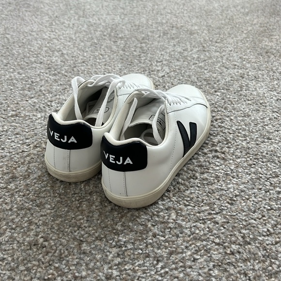 Veja Bicolor Leather low top Sneaker - Picture 2 of 5